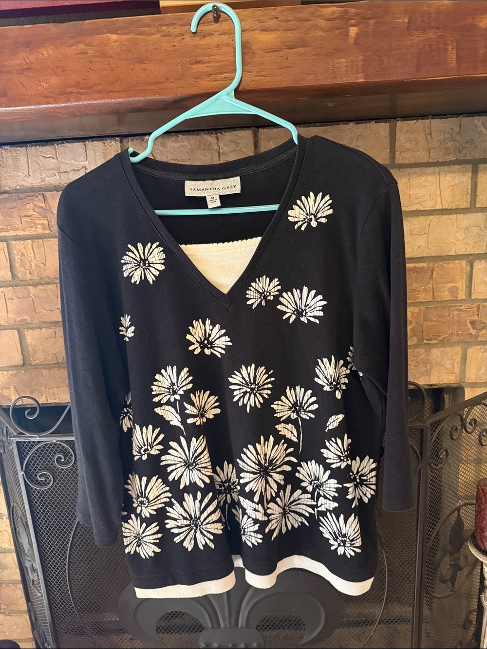 Samantha Grey Black Floral V‑Neck Tunic